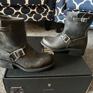 FRYE ENGINEER 8R MOTO BOOT- Grey- Size 6.5 New- Never Worn-